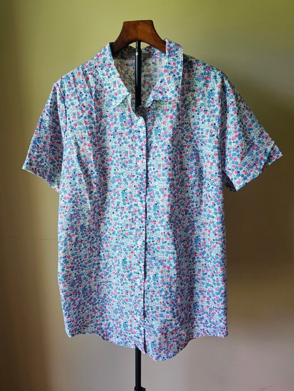 Woman Within Short-Sleeve Floral Button-Down Shirt - Blue & Pink Sizw 22/24